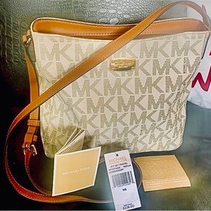 Michael Kors Jet Set Travel LG Messenger Crossbody Bag Vanilla